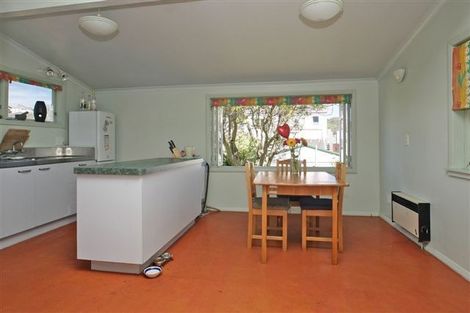 Photo of property in 6 Picton Avenue, Newtown, Wellington, 6021