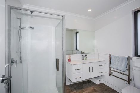 Photo of property in 16 Lippiatt Crescent, Pokeno, 2402