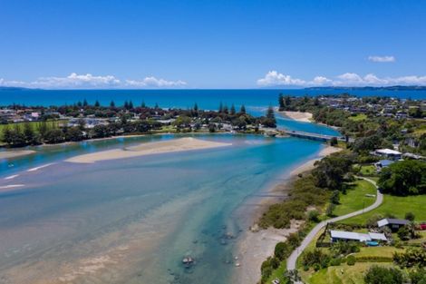 Photo of property in 17 Maori Hut Road, Red Beach, 0932