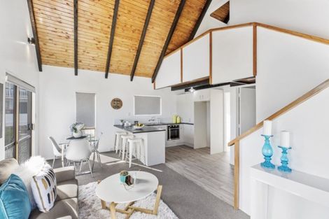 Photo of property in 18 Delshaw Avenue, Stanmore Bay, Whangaparaoa, 0932