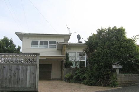 Photo of property in 15 Saint Johns Terrace, Tawa, Wellington, 5028