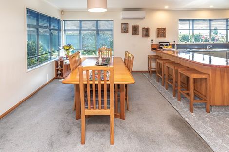 Photo of property in 1 Saint Helens Place, Tawhero, Whanganui, 4501