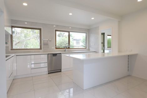 Photo of property in 11 Ganymede Place, Half Moon Bay, Auckland, 2012