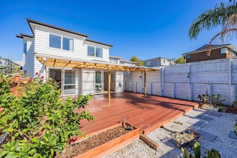 Photo of property in 6 Meadowvale Avenue, Forrest Hill, Auckland, 0620