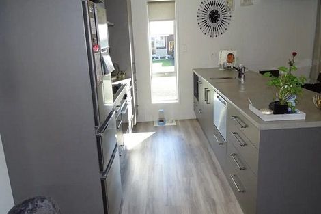 Photo of property in 65 Karaka Crescent, Levin, 5510