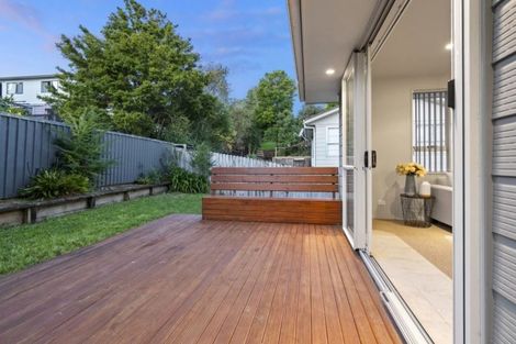 Photo of property in 2/10 Foley Place, Torbay, Auckland, 0632