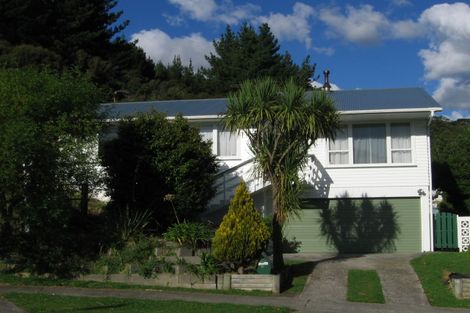 Photo of property in 18 Mitimiti Grove, Wainuiomata, Lower Hutt, 5014