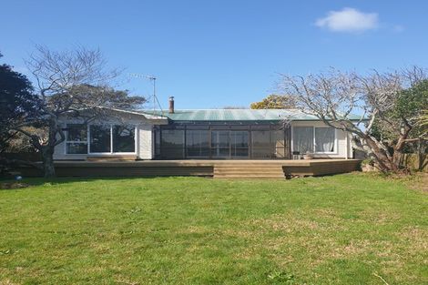 Photo of property in 17 Shanley Crescent, Waiuku, 2123