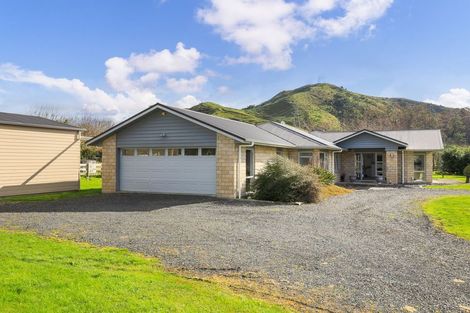 Photo of property in 10 Parker Road, Huntly, 3771