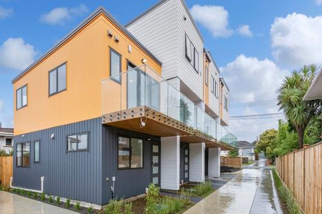 Photo of property in 2/30 Woodford Avenue, Henderson, Auckland, 0610