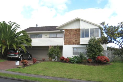 Photo of property in 15 Simmental Crescent, Somerville, Auckland, 2014