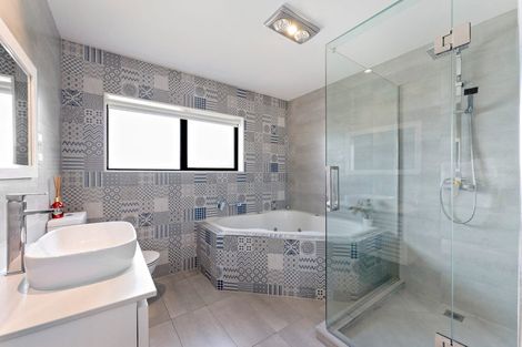 Photo of property in 39a Edgeworth Road, Glenfield, Auckland, 0629