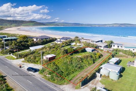 Photo of property in 523 Waikawa-curio Bay Road, Curio Bay, Tokanui, 9884