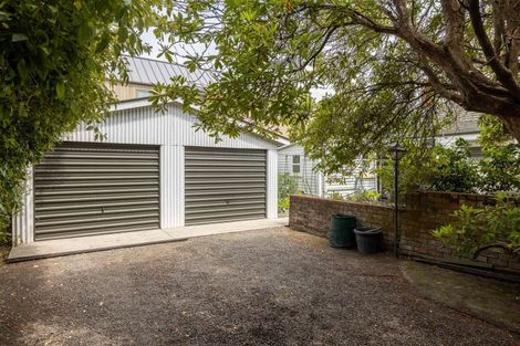 Photo of property in 114 Aikmans Road, Merivale, Christchurch, 8014