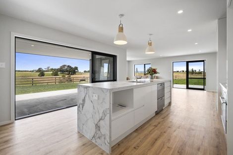 Photo of property in 539 Cemetery Road, Sanson, Palmerston North, 4479