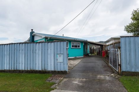Photo of property in 3 Ruthven Road, Wainuiomata, Lower Hutt, 5014