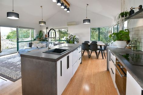 Photo of property in 2a Roberta Crescent, Orewa, 0931