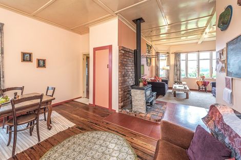 Photo of property in 25 Brassey Street, Waverley, 4510