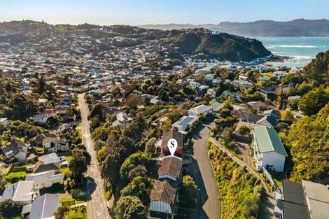 Photo of property in 3a Southern Cross Crescent, Island Bay, Wellington, 6023