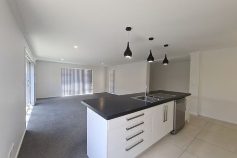 Photo of property in 10 Leet Crescent, Papamoa Beach, Papamoa, 3118