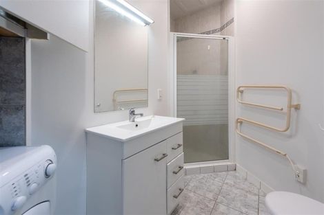 Photo of property in Terrace Tower Apartments, 1a/126 The Terrace, Wellington Central, Wellington, 6011