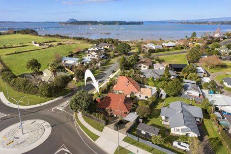 Photo of property in 2 Margaret Drive, Omokoroa, 3114