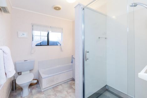 Photo of property in 140 Ruapehu Drive, Fitzherbert, Palmerston North, 4410