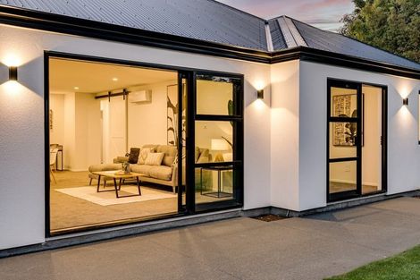 Photo of property in 26b Middlepark Road, Sockburn, Christchurch, 8042