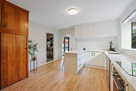 Photo of property in 16 Manor Place, Bryndwr, Christchurch, 8053