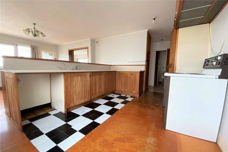 Photo of property in 35 Raleigh Road, Northcote, Auckland, 0627