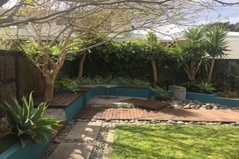 Photo of property in 22 Sackville Street, Fitzroy, New Plymouth, 4312