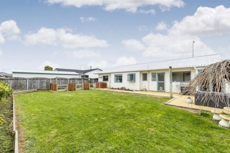 Photo of property in 94 Roberts Line, Kelvin Grove, Palmerston North, 4414