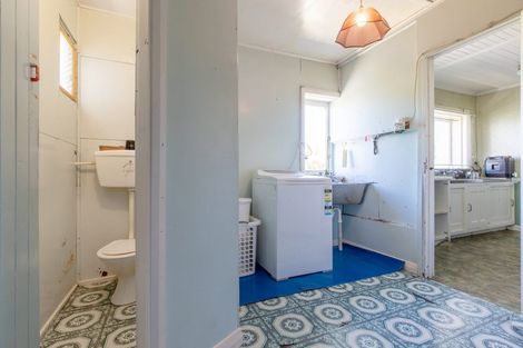 Photo of property in 1 Windsor Street, Dannevirke, 4930