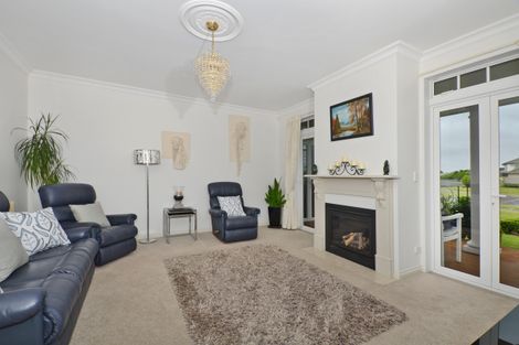 Photo of property in 2 O'farrell Drive, One Tree Point, 0118