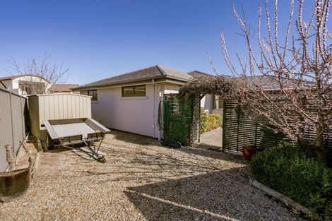 Photo of property in 28 Matthews Crescent, Cromwell, 9310