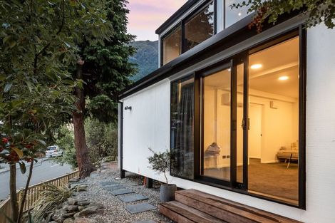 Photo of property in 265 Fernhill Road, Sunshine Bay, Queenstown, 9300