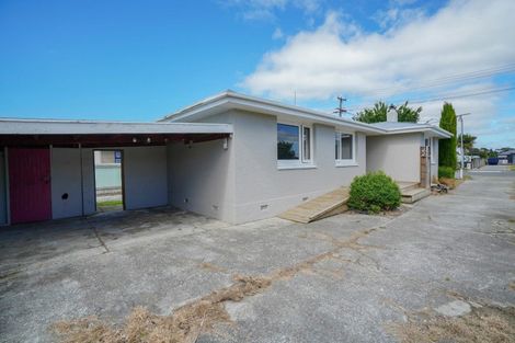 Photo of property in 15 Park Street, Winton, 9720
