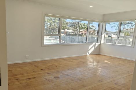 Photo of property in 31 Tiraumea Drive, Pakuranga, Auckland, 2010