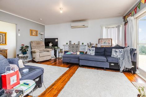 Photo of property in 16 Belgrave Place, Papakura, 2110