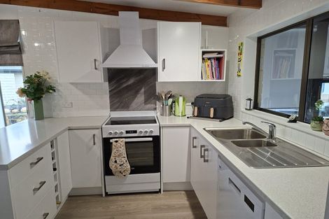 Photo of property in 5 Hillview Place, Pleasant Point, 7903