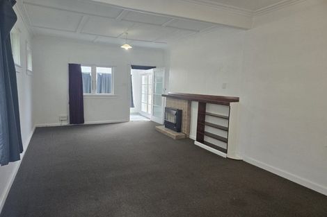 Photo of property in 2 Cambridge Street, Gonville, Whanganui, 4501