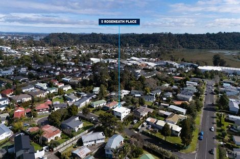 Photo of property in 5 Roseneath Place, Birkdale, Auckland, 0626