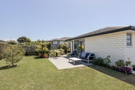 Photo of property in Waterview Estate, 11/4 Greystone Place, Omokoroa, 3114