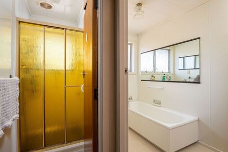 Photo of property in 40 Nevada Drive, Merrilands, New Plymouth, 4312