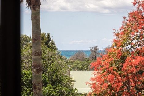 Photo of property in 2 Denby Close, Athenree, Katikati, 3177