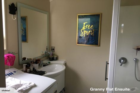 Photo of property in 4 Johnstone Drive, Fitzherbert, Palmerston North, 4410