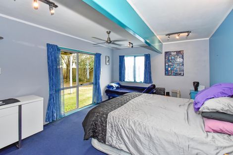Photo of property in 1/12 Zurich Place, Weymouth, Auckland, 2103