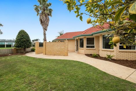 Photo of property in 111 Gravatt Road, Papamoa Beach, Papamoa, 3118