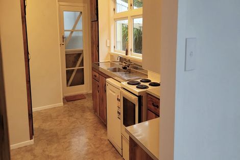 Photo of property in 8 Kitchener Terrace, Moturoa, New Plymouth, 4310