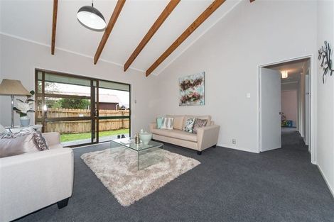 Photo of property in 6/390 West Coast Road, Glen Eden, Auckland, 0602